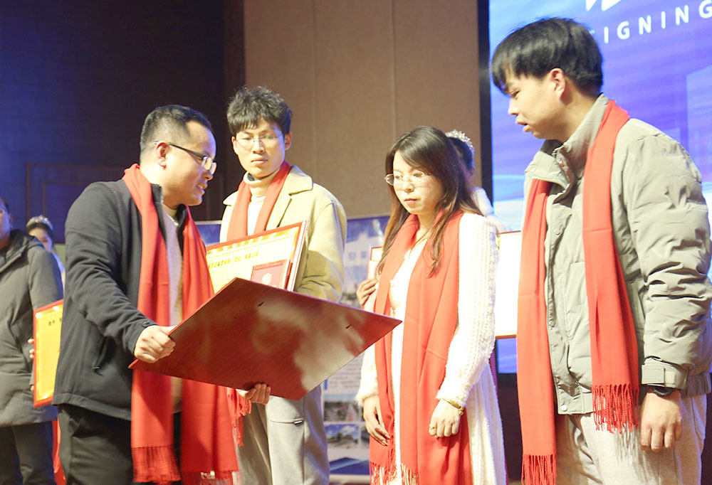 熱烈祝賀振動(dòng)行業(yè)年度盛典勝利召開